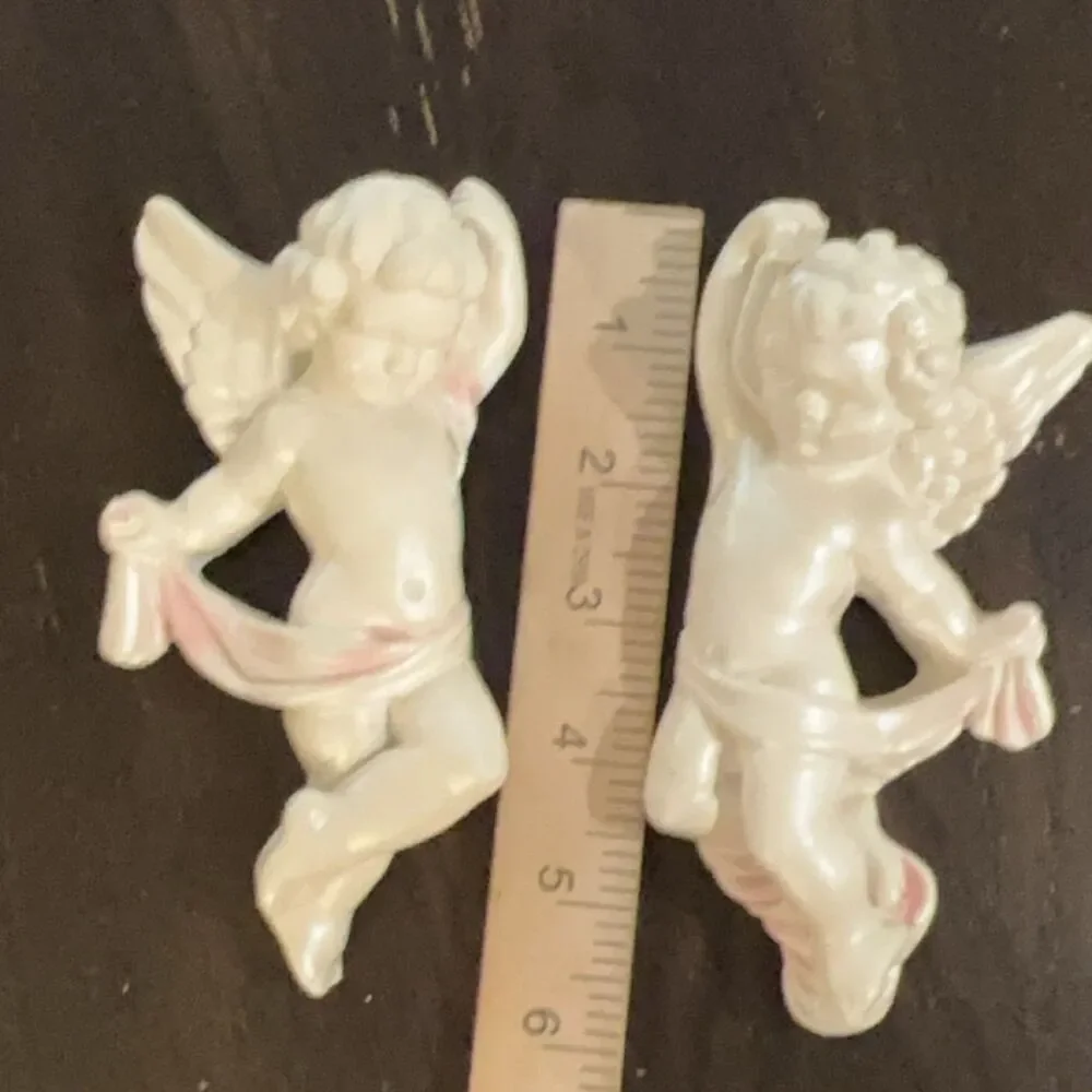 Cherub Wall Hangings Chalkware Pearlescent Off-white Pink 4